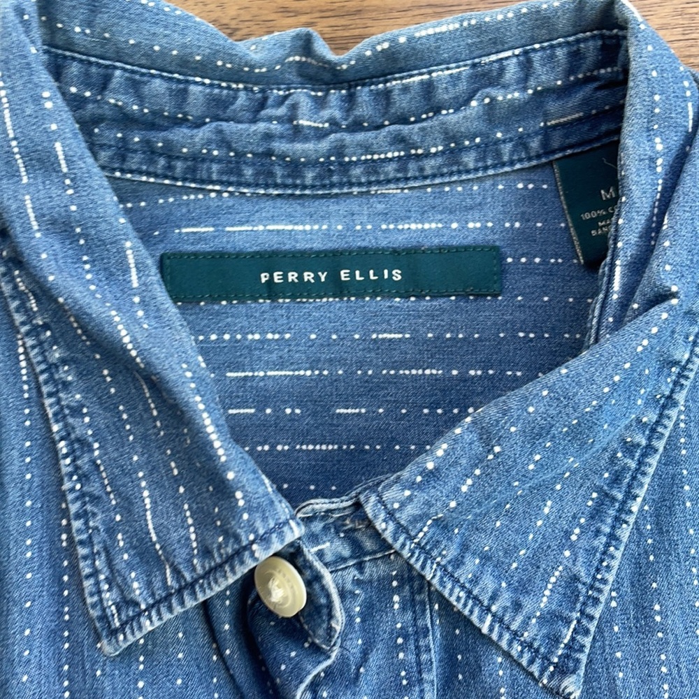 Nice button down - Picture 3 of 4